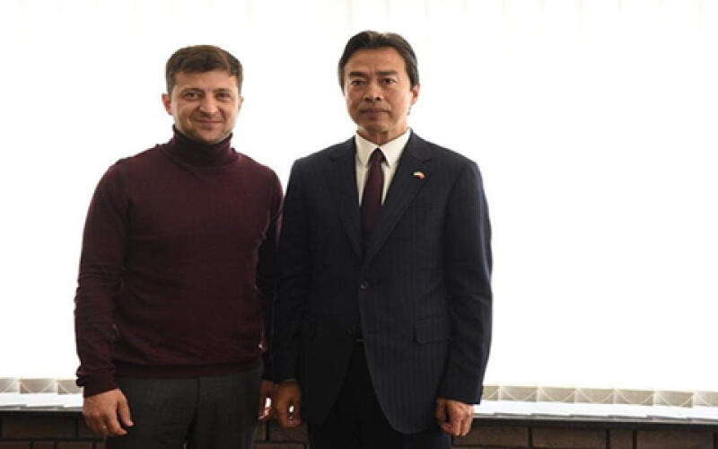 Зеленський зустрівся з послом Китаю в Україні