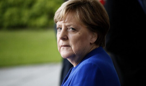 Меркель заявила, що їй не дали налагодити діалог з Путіним