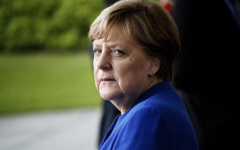 Меркель заявила, що їй не дали налагодити діалог з Путіним