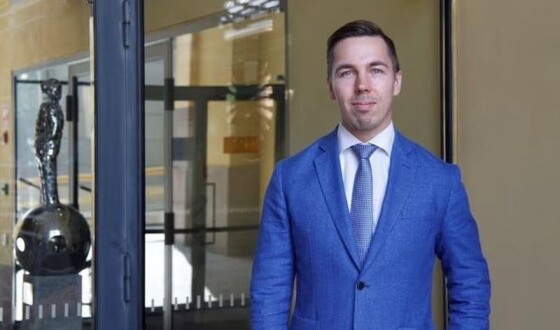 Радник фінського політика йде у відставку через порноролик