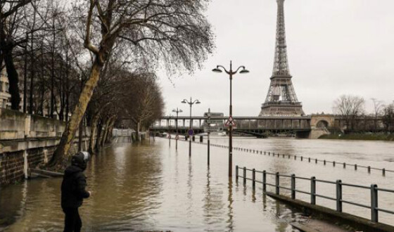 Из-за наводнения в Париже эвакуированы полторы тысячи человек