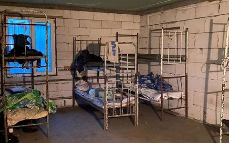 Злочинці під Дніпром тримали в рабстві більше 50 осіб