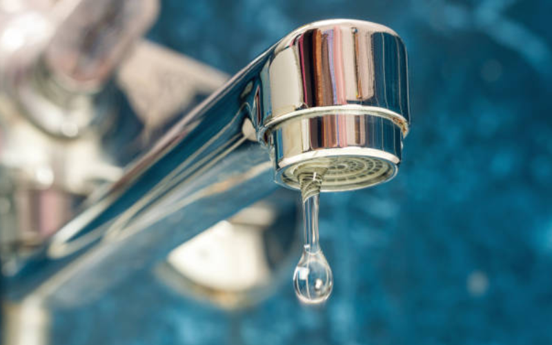 У Києві після російської атаки без гарячої води залишилися близько 500 будівель
