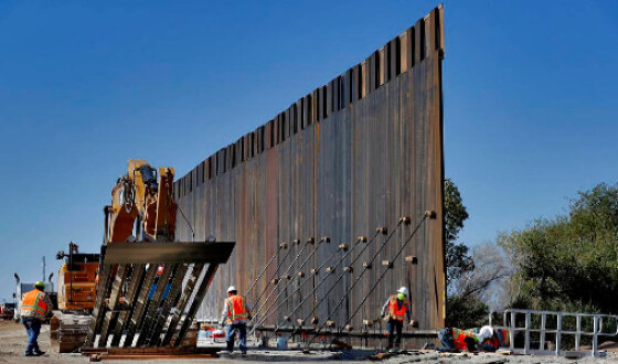 Верховний суд США дозволив продовжити будівництво стіни на кордоні з Мексикою