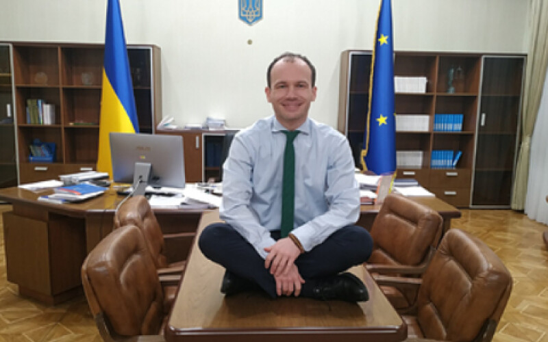 Український міністр поскаржився на низьку зарплату