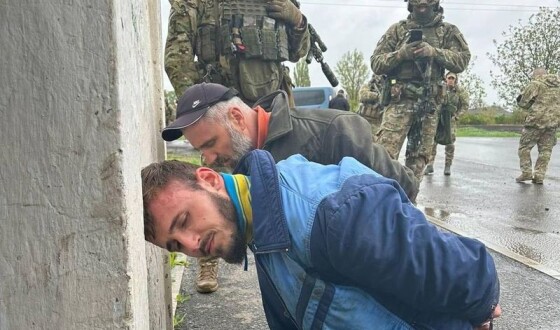 Нападники на поліцейських планували втекти з України
