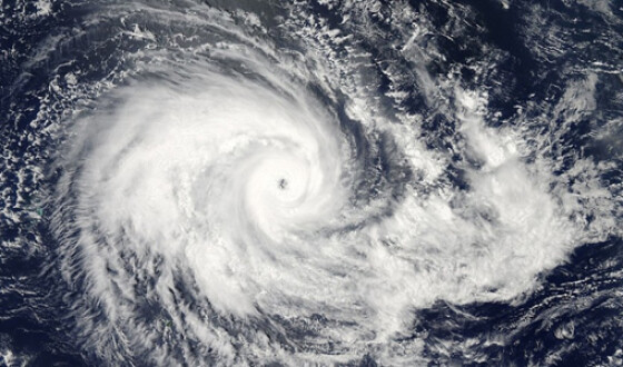 Тропический шторм «Крис» стал ураганом