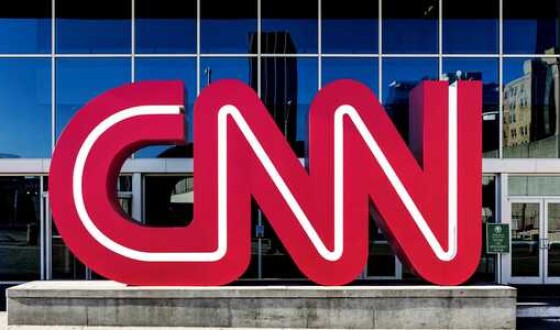 CNN звільнив трьох співробітників за те, що прийшли в офіс не вакцинованими