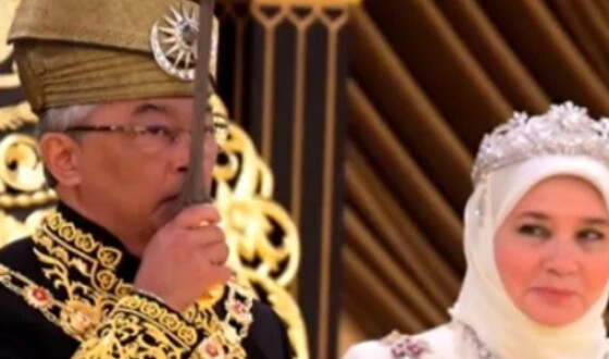 Король Малайзии и его супруга отправились на карантин