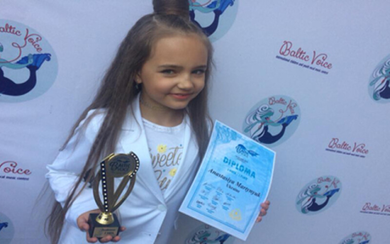 Семилетняя украинка победила в международном вокальном конкурсе