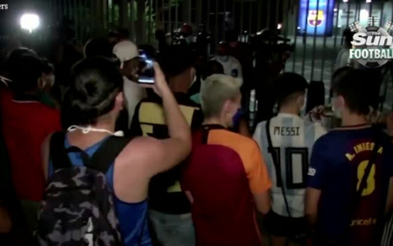 У стадіону «Барселони» почалися протести через Мессі