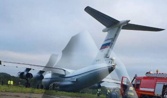 У рф військовий літак Іл-76 здійснив аварійну посадку в красноярському аеропорту