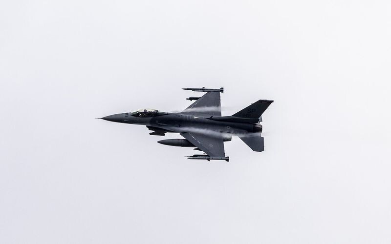 Данія готова надати Україні винищувачі F-16