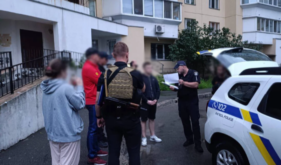 У Києві 19-річний водій вистрілив у перехожого через зауваження щодо паркування
