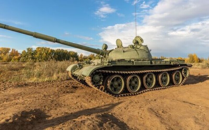 Іспанія відправить до України танки та бронетранспортери