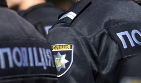 На Київщині чоловік у нетверезому стані побив поліцейських