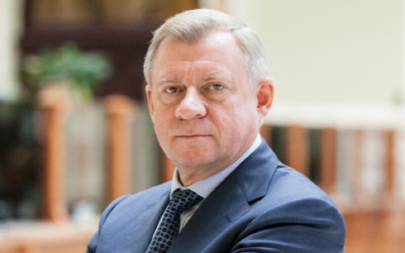 Глава Нацбанку України подав у відставку через політичний тиск