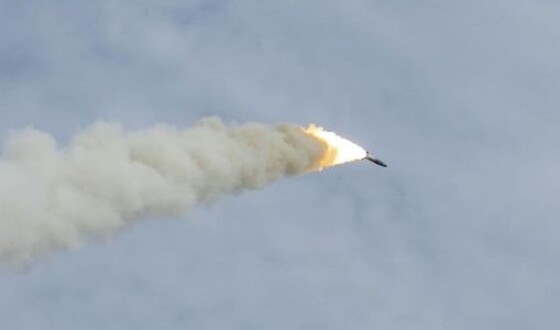 Російські окупанти знову завдають ракетних ударів по Харкову
