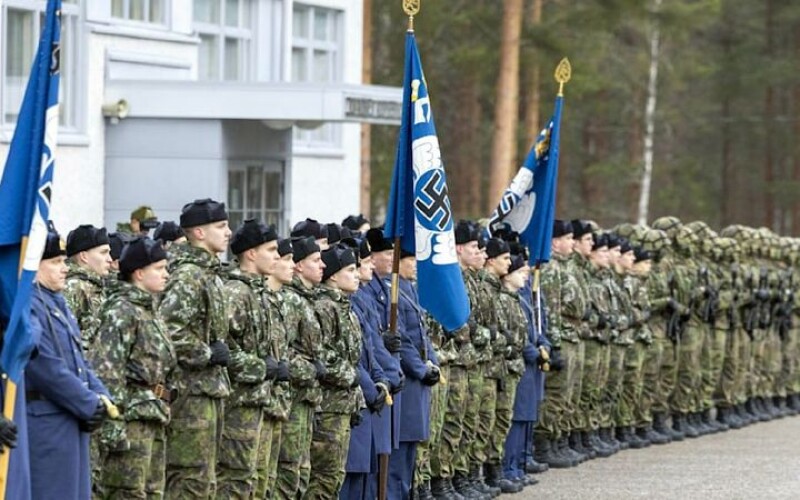 У символіці фінських ВПС досі є свастика