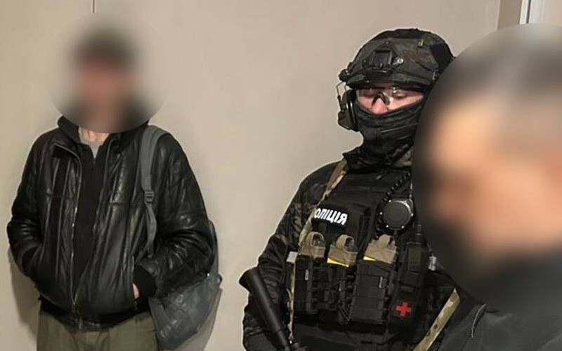 У Києві чоловік розкрадав гроші, призначені для закупівлі дронів