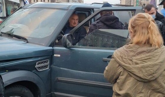 У центрі Києва водій наїхав на людей: є жертви