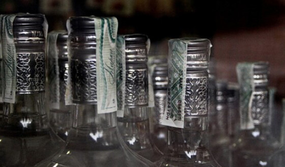 На Львівщині поліція викрила масштабне виробництво фальсифікованого алкоголю