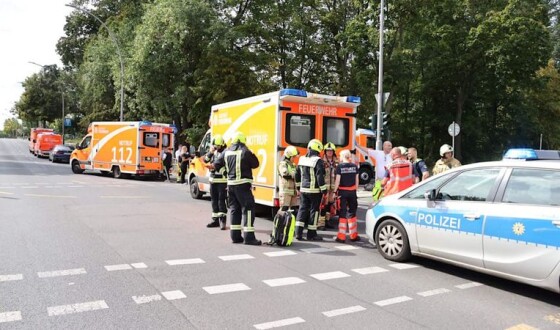 У Берліні автомобіль в&#8217;їхав до групи людей, серед потерпілих є діти