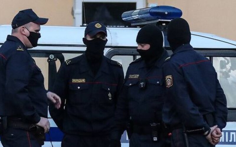 Патрульного поліцейського побили колеги, щоб він не їхав скаржитися до Києва