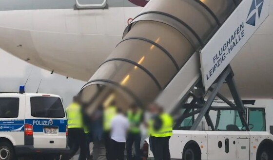 Німеччина планує переговори з талібами щодо депортації афганців