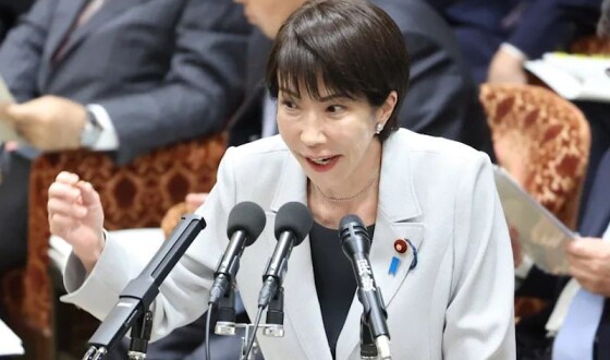 Китайський дипломат пригрозив відрізати голову прем’єр-міністерці Японії