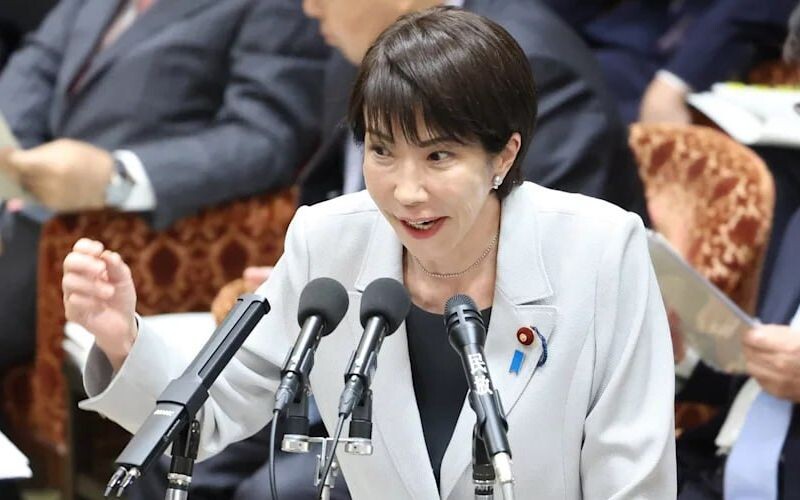 Китайський дипломат пригрозив відрізати голову прем’єр-міністерці Японії