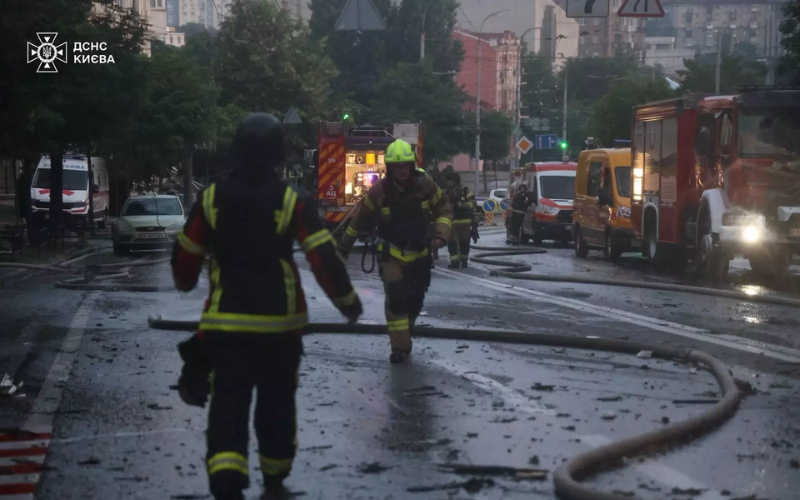 У Шевченківському районі Києва відкрили два штаби допомоги постраждалим від атаки РФ