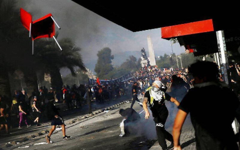 У Чилі спалахнули протести після вбивства поліцією вуличного артиста