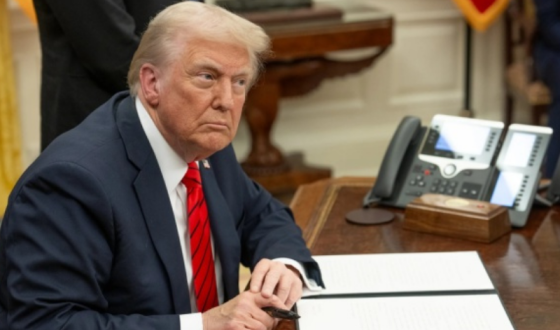 Наказ щодо призупинення допомоги Україні було віддано без участі Трампа