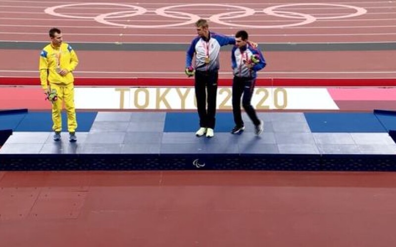 Український призер Паралімпіади-2020 відмовився від спільного фото з росіянами
