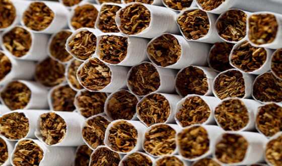 Митники виявили приховані 38000 пачок цигарок у вантажівці