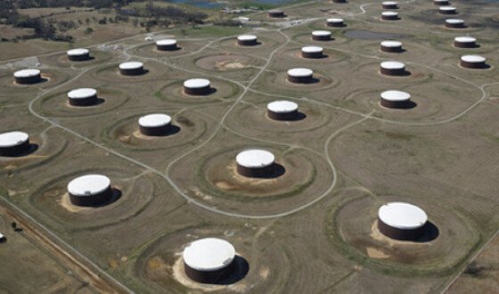 Міністерство енергетики США продаватиме нафту із стратегічного резерву