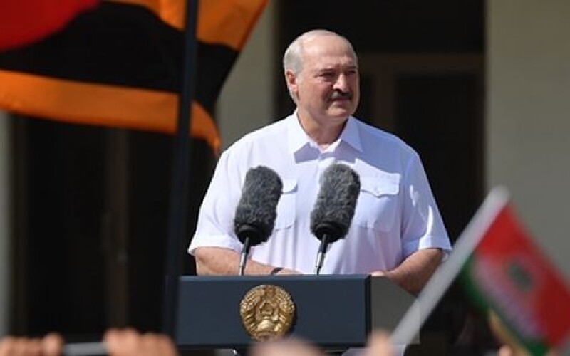 Стало відомо навіщо Лукашенко висунув війська до України