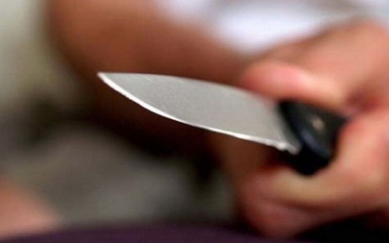 В Крыму пациент напал с ножом на врача скорой