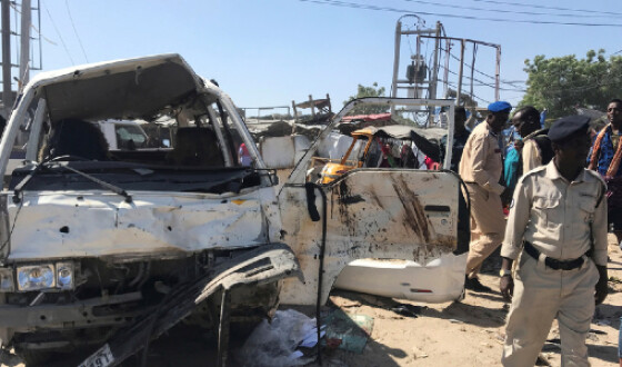 У Сомалі під час вибуху замінованого автомобіля загинули майже сто людей