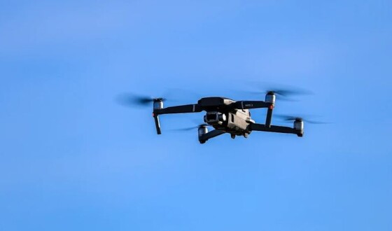 У Нідерландах невідомі дрони порушили роботу аеропорту Ейндховена