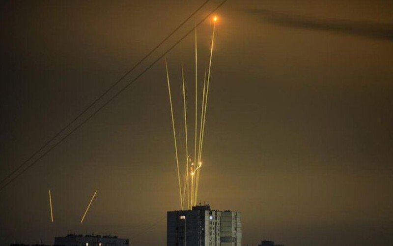 Російські терористи вночі обстріляли ракетами Харків