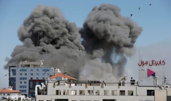 Армія Ізраїлю пояснила, навіщо завдала удару по висотці із офісами ЗМІ в Газі