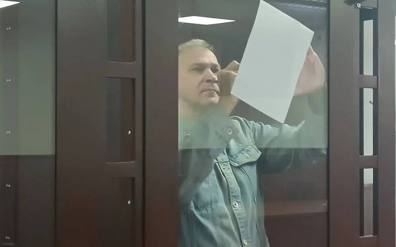 У Петербурзі суд засудив шкільного охоронця до 5 років позбавлення волі за репост про Бучу