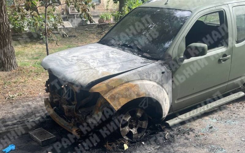 У Києві спалили автомобіль військового