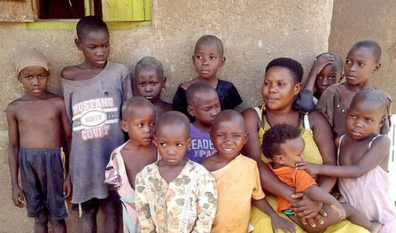Жінку в Уганді насильно видали заміж і примусили народити 44 дитини