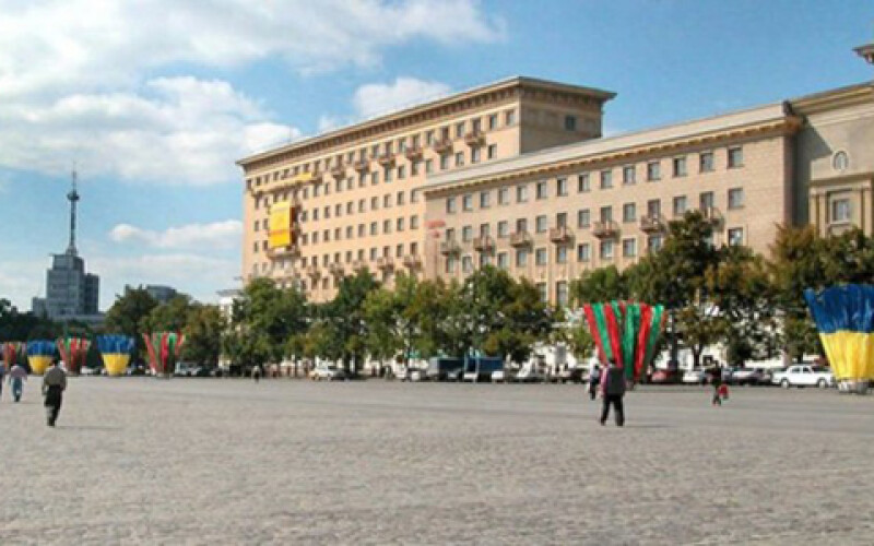 В Харькове предлагают убрать асфальт с площади Свободы