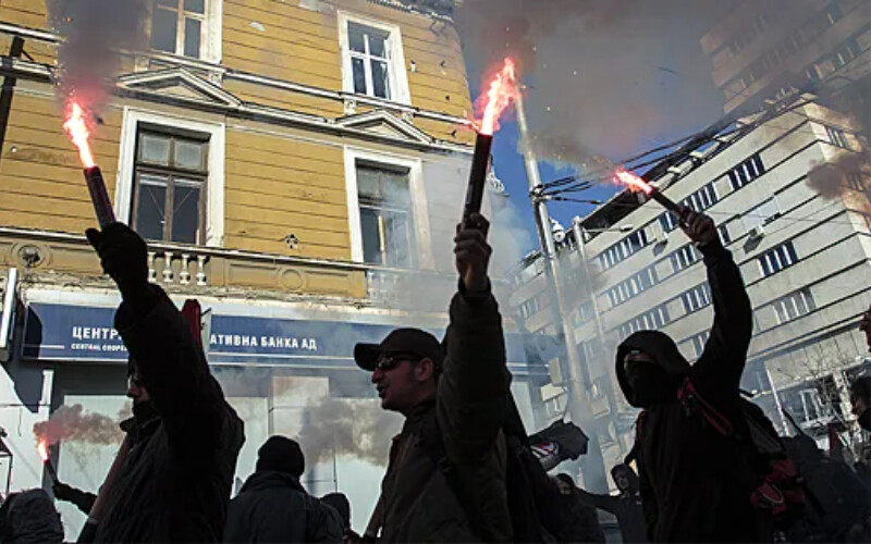 У Болгарії протестувальники оточили храм з російським послом