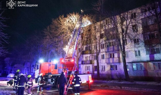 У Харкові ударний дрон влетів у житлову п’ятиповерхівку