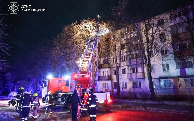 У Харкові ударний дрон влетів у житлову п’ятиповерхівку